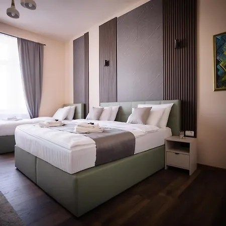 Sebilj 40m Old Town Luxury By Naami - I Lägenhet